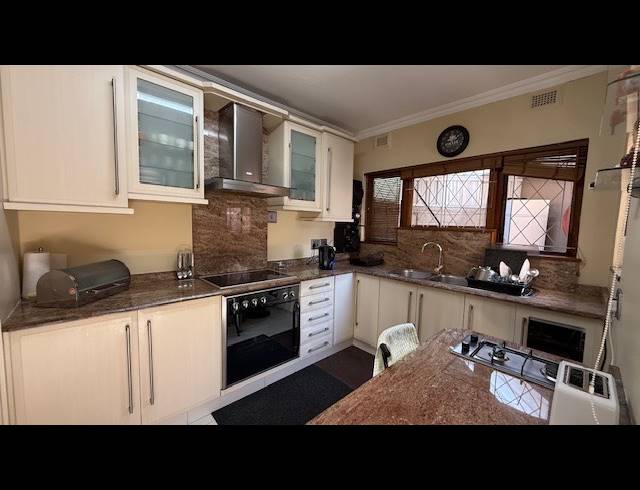 3 BEDROOM DUPLEX FOR SALE IN RESERVOIR HILLS